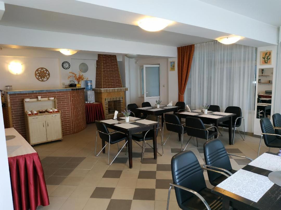 vila mihail Hotel Busteni Luaran gambar