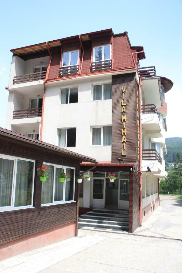 vila mihail Hotel Busteni Luaran gambar